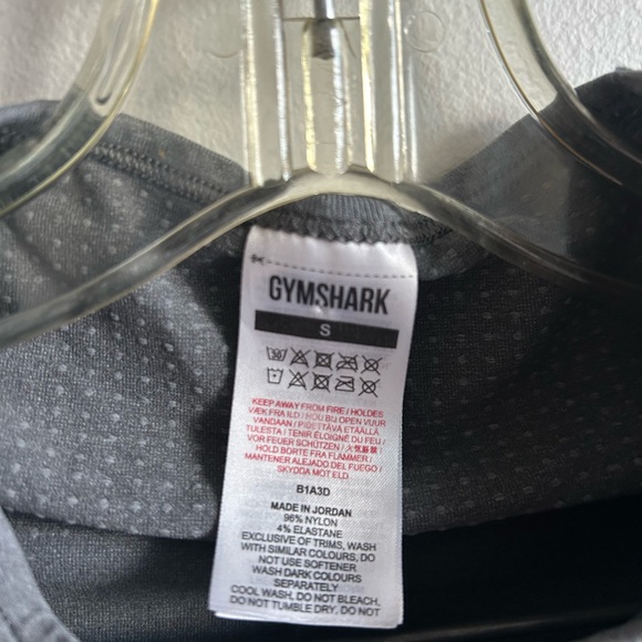 Gymshark VITAL CROP TOP Compression Fit Grey women’s size small. Great condition - Picture 6 of 6
